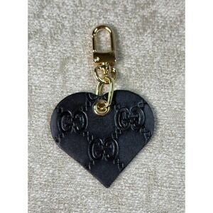 Luxury Keychain Heart  Monogram Black Gold Hardware